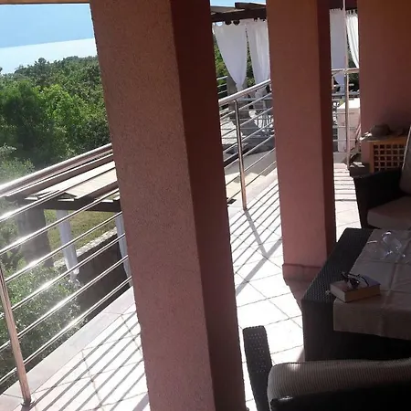 Garden Apartman Pinezici (Krk)