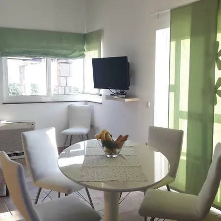 Apartment Garden Pinezići